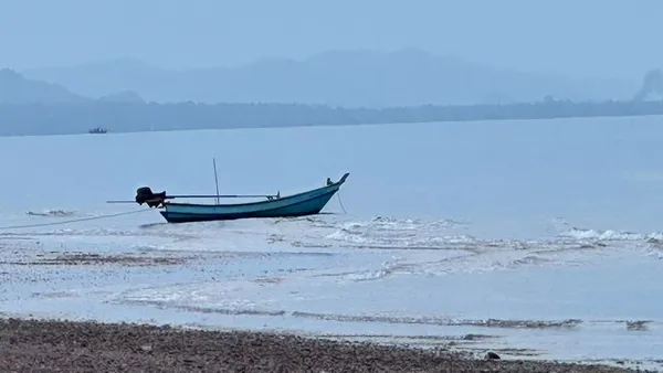 บอกขายที่ดินทำเลดีราคาคุยได้ ขายที่ดินริมหาดสะพลีทรายขาวน้ำใสคราม สวยงามวิวทะเลธรรมชาติสุดสุด ปะทิวใกล้หาดสวยทุ่งวัวแล่น