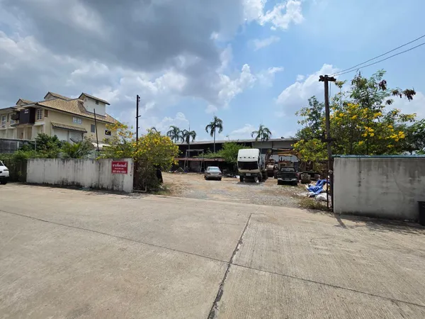 ขายที่ดินหน้ากว้าง 38 เมตร 244 ตารางวา ทำเลทองถนนสุขาภิบาล 5 (โซนวัชรพล-สายไหม) แขวงท่าแรง เขตบางเขน ใกล้จุดขึ้นลงทางด่วน ด่านสุขาภิบาล 5