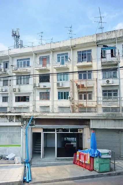 ทางด่วนศรีรัช 900 ม. แยกคลองตัน 800 ม. ApLรามคำแหง 1.5 กม.อาคารพาณิชย์ 4 ชั้น ติดถนนพัฒนาการ 4นอน 4น้ำ 19 ตร.ว. 300 ตร.ม