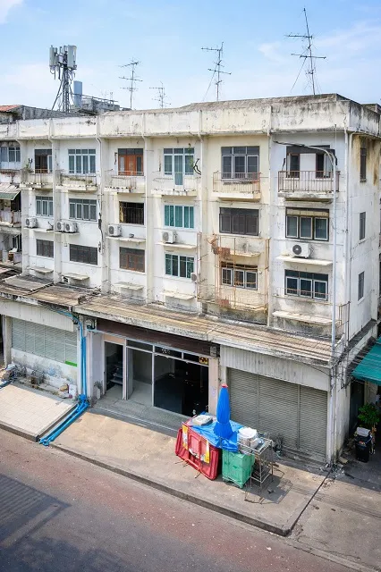 อาคารพาณิชย์ 4 ชั้น ApLรามคำแหง 1.5 กม. ติดถนนพัฒนาการ 4นอน แยกคลองตัน 800 ม. 4น้ำ 19 ตร.ว. 300 ตร.ม.ทางด่วนศรีรัช 900 ม