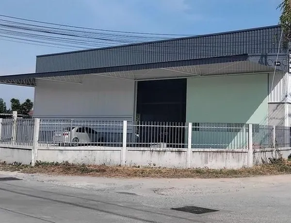 ให้เช่าโกดัง 400 ตร.ม. มีรั้วล้อมรอบ ถนนท้องคิ้ง-หนองรี 13 ตำบลนาป่า เมืองชลบุรี