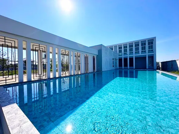 บ้านเดี่ยว 2ชั้น สระว่ายน้ำ 52ตร.วา 4นอน บิ๊กซี หนองจอก2.23กม. แม็คโคร 5แอร์ 3น้ำ อยู่วิทยา ใกล้ มเทคโนโลยีมหานคร 900ม.