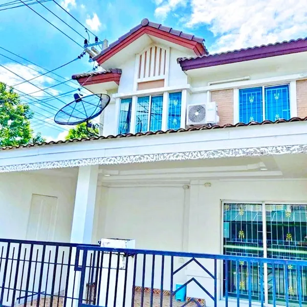 รังสิต-นครนายก คลอง 2-3 ติดถนน. ทาวน์เฮาส์ 2 ชั้น 3 นอน โกดังรังสิต ใกล้ตลาดรังสิตคลอง2 18 ตร.ว. 150 ตร.ม. รร.ประชาธิปัต