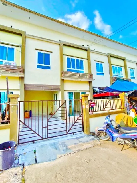 WashXpress ซอยวัดใหญ่ ทาวน์เฮ้าส์ 2 ชั้น 3 นอน 2 น้ำ ใกล้วัดเอี่ยมประชามิตร 400 ม.20 ตร.ว. 160 ตร.ม. รร.วัดแหลมฟ้าผ่า 1.