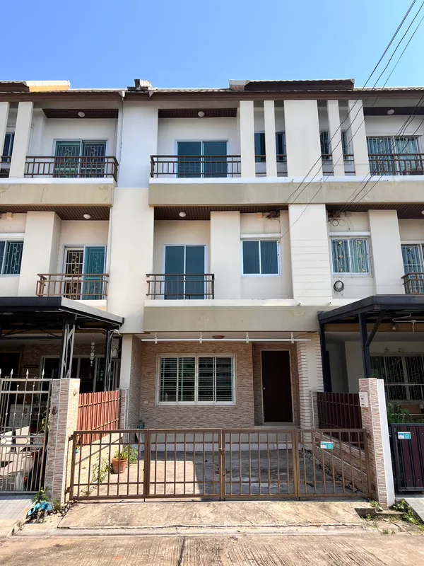 ขายทาวน์โฮม 3 ชั้น 20.5 ตรว - โครงการเออเบิร์นธารา สุขสวัสดิ์ 70 - ประชาอุทิศ * พื้นที่เยอะ 170 ตรม - ราคา 2.85 ล้าน ( ต่อรองได้ )