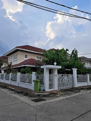 ให้เช่าบ้านเดี่ยว หลังมุม ใกล้ห้างสรรพสินค้าเซ็นทรัลแจ้งวัฒนะ โครงการยิ่งรวยนิเวศน์ เดินทางสะดวก ใกล้อิมแพ็ค เมืองทองธาน