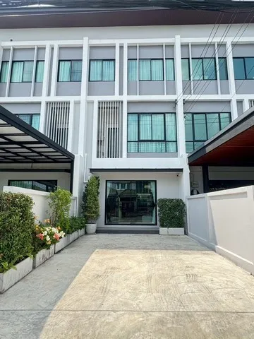 ขายโฮมออฟฟิศทาวน์โฮมใหม่ 3 ชั้น  ย่านลาดพร้าว-โชคชัย 4 -สตรีวิทยา2