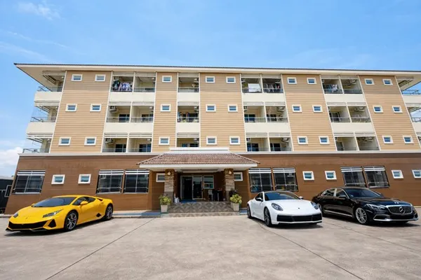 ขายอพาร์ทเมนท์ 66ห้อง ที่ดิน 1 ไร่ 400 ตร.ว. อำเภอ 380ม. รร.ปลวกแดง 260ม. 2800ตรม. อาคารห้องพัก พร้อมแอร์ทุกห้อง