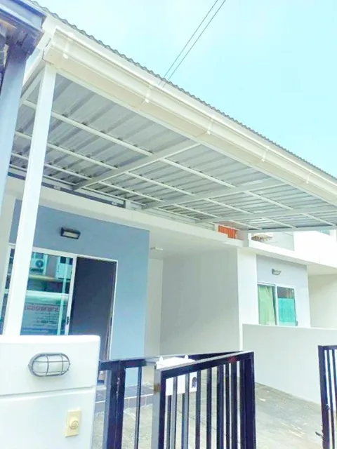 ม.เทคโนโลยีราชมงคลธัญบุรี 800 ม. ทาวน์เฮ้าส์ 2 ชั้น สภาพสวย 3 นอน 2 น้ำ ใกล้ รีโนเวทใหม่ทั้งหลัง 18ตร.ว. 140 ตร.ม. ทำเลร