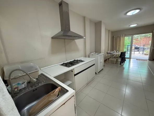 ขายถูกทาวน์เฮ้าส์ 3 ชั้น คาซ่า ซิตี้ นวลจันทร์2