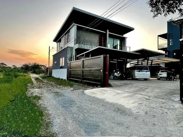 รวม 3 หลังในพื้นที่ 312 ตร.ว.! ให้เช่าโฮมออฟฟิศ/โรงงานขนาดเล็ก บางบัวทอง-ไทรน้อย จดทะเบียนบริษัทได้ แอร์ 9 เครื่อง