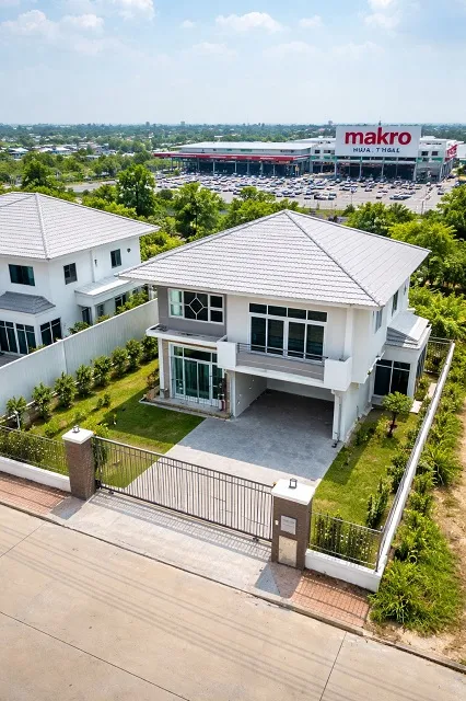 ตลาดโอเอ็ม ไนท์ 600 ม. ถ.เลี่ยงเมืองนครราชสีมา แม็คโคร หัวทะเล1.36 กม. บ้าน คฤหาสน์หรู 4นอน 3น้ำ ใกล้รร.สารสาสน์ 800 ม.