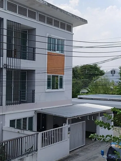 ให้เช่าโฮมออฟฟิศ 3 ชั้น 200 ตร.ม. บ้าน Best bodin ลาดพร้าว 71 ซ.สังคมสงเคราะห์ 7