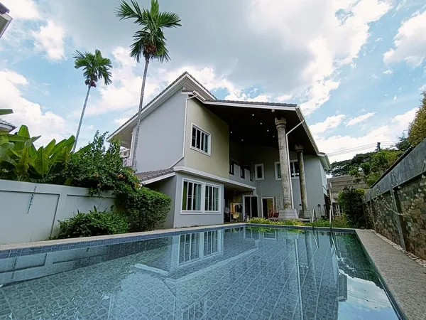 ขายด่วน บ้านพร้อมสระเกลือ วิวภูเขา ใกล้สนามบินเชียงใหม่เพียง 10 นาที