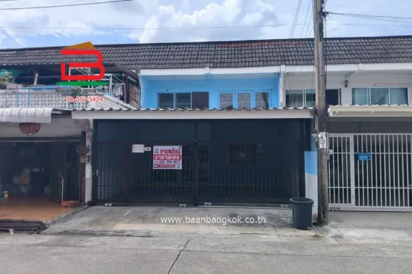 ทาวน์เฮ้าส์ โชคชัย 4 ซอย 36 (ใกล้เซ็นทรัลอีสต์วิลล์) เนื้อที่ 24 ตรว. แขวงลาดพร้าว เขตลาดพร้าว