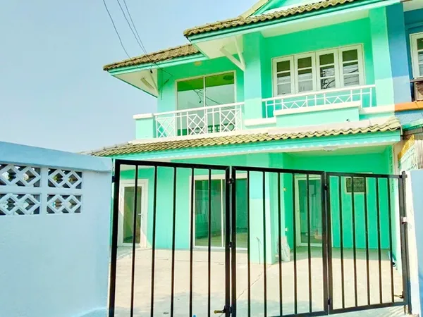 ทาวน์เฮาส์หลังริม 3นอน บิ๊กซี คลองสาม 380 ม. เลียบคลองสาม ตลาดเจริญผล100ม. 30ตร.ว. 240ตร.ม. ตลาดคลองสาม 1 กม.