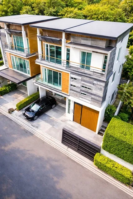 เซ็นทรัลลาดพร้าว ยูเนี่ยนมอลล์ 1.2 กม. บ้านหรู 3 ชั้น ตกแต่งสวย 4นอน 6น้ำ 57ตร.วา 230ตร.ม.พร้อมสระว่ายน้ำพรีเมียม BTS ห้