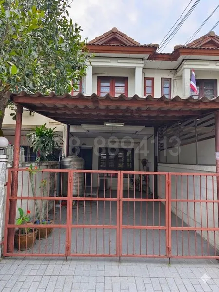 ขายทาวน์เฮ้าส์ 2 ชั้น มบ.พุดตาน เพชรเกษม 81 เนื้อที่ 19 ตรว 2นอน 2น้ำ หน้าบ้านต่อเติมที่จอดรถเรียบร้อยแล้ว