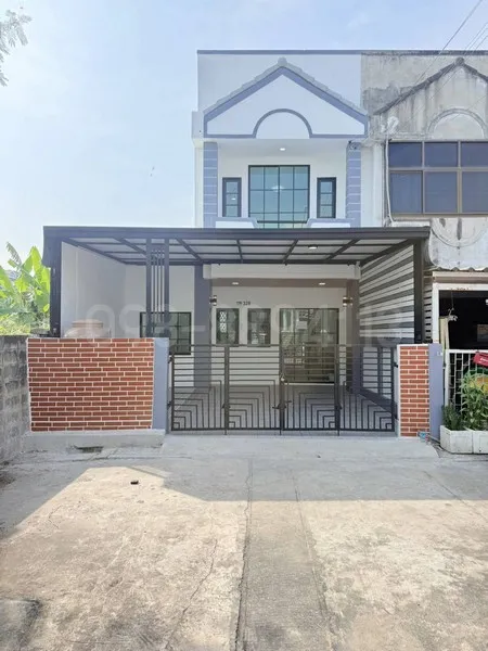 ขายทาวน์เฮาส์ 2 ชั้น หมู่บ้านอัมรินทร์ 3 บ้านสวย พร้อมอยู่ แถมเฟอร์นิเจอร์ครบครัน เนื้อที่ 24 ตรว 3นอน 2น้ำ ใกล้รถไฟฟ้าส