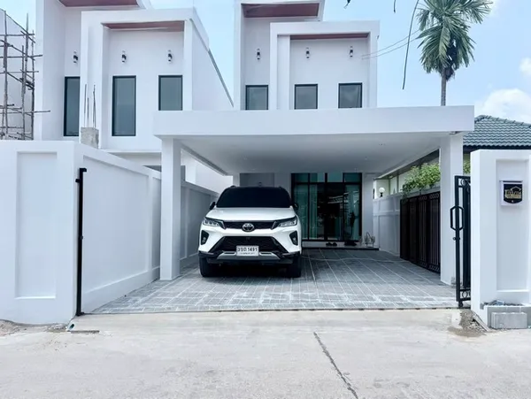 บ้านเดี่ยวสองชั้นสร้างใหม่พร้อมเข้าอยู่ บ้านซอยสยาม