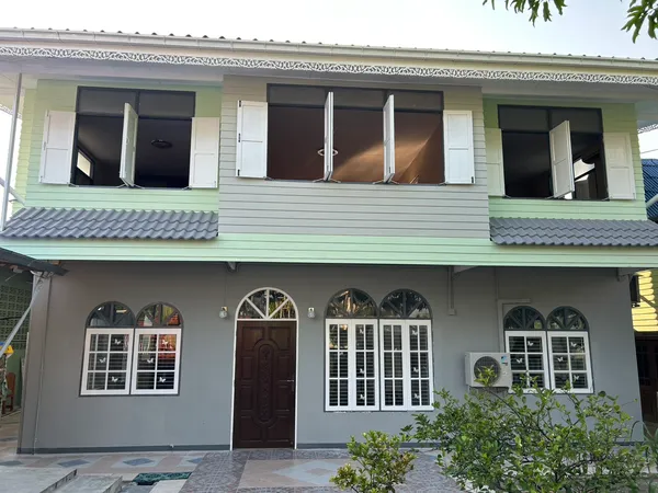 ขายบ้าน 2 หลัง พร้อมโกดัง 1 หลัง (หลังบ้านติดน้ำ) ซอยบางแวก 120 (จรัญ 13) บางแค กรุงเทพมหานคร