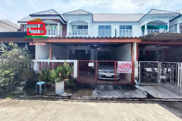 ทาวน์เฮาส์ หมู่บ้าน อยู่เจริญ 4 เนื้อที่ 23.2 ตรว. ถนนลำลูกกา ต.ลาดสวาย อ.ลำลูกกา จ.ปทุมธานี