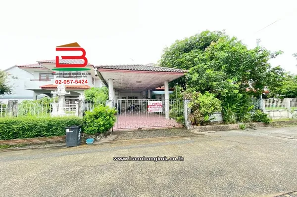 บ้านเดี่ยว เนื้อที่ 60 ตร.ว. หมู่บ้านพรรณนิภา 1 คลองหลวง-คลอง 4 (ใกล้ตลาดสี่เมืองใหม่) ถนนรังสิต-นครนายก ตำบลคลองสี่ อำเภอคลองหลวง ปทุมธานี