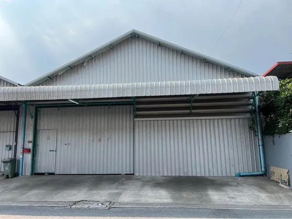 ให้เช่าโกดัง200ตร.ม. หกล้อเข้าได้ ย่านพระราม2 บางขุนเทียน ซอยสะแกงาม เหมาะสำหรับทำคลังสินค้า