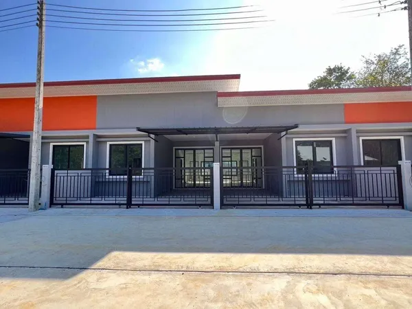 ซื้อแล้วได้เงินตกแต่งบ้านหลักแสน!! ทาวน์โฮมชั้นเดียว สร้างใหม่ ทำเลทอง โซนไม้ขาว ด่านหยิด 
อ.ถลาง จ.ภูเก็ต