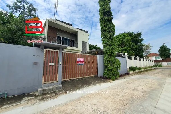 บ้านเดี่ยว ซอยลาดพร้าว 1 แยก 29 เนื้อที่ 113 ตรว. ใกล้เซ็นทรัลลาดพร้าว ถนนลาดพร้าว เขตจตุจักร