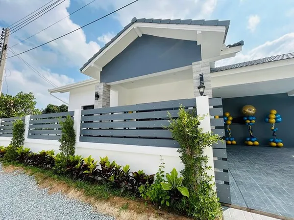 บ้านเดี่ยวชั้นเดียวบ้านที่อยู่ในโลเคชั่นที่เดินทางสะดวกทุกที่ ใกล้ห้างสรรพสินค้า ซ.พรประภานิมิตร 15 ใกล้ตลาด โรงเรียน ร้