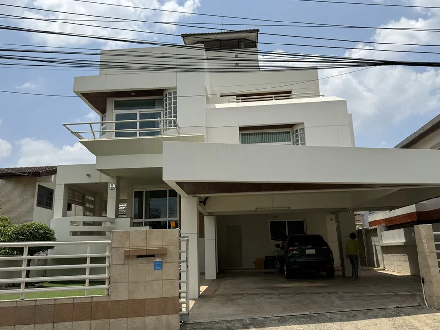 ขาย บ้านเดี่ยว ซอยประชาชื่น30 74 ตรว 200 ตรม 5 นอน