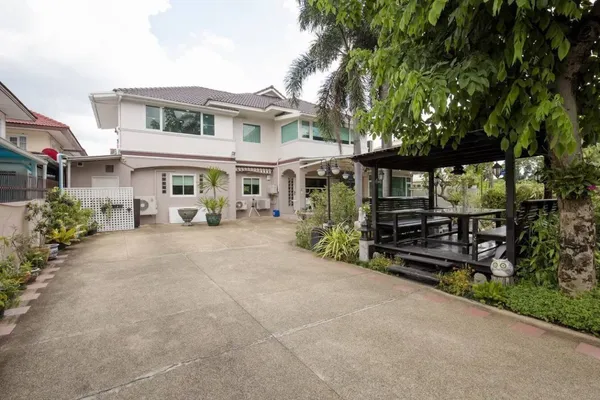 จอดรถได้ 6 คัน! ขายบ้านหลังใหญ่ 5 นอน 5 น้ำ ย่านศรีสมาน-ปากเกร็ด ใกล้ทางด่วนและสวนกุหลาบนนท์ ทำเลดีเข้าออกสะดวก