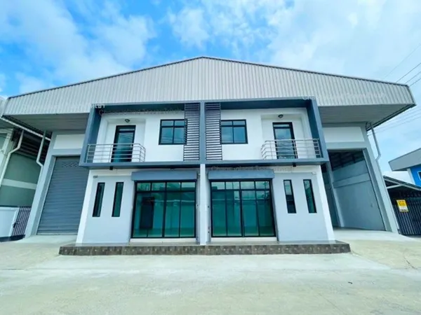 พร้อมออฟฟิศ 2 ชั้น ใกล้ไทวัสดุ บางบอน 800 ม.วัดโพธิ์แจ้ โกดัง โรงงานให้เช่า 860 ตร.ม. 2 นอน 2 น้ำ โกดังกว้าง โปร่งโล่งทำ