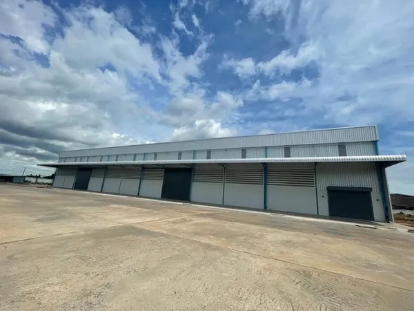 ให้เช่าโรงงานถนนบางปลา ตำบลบ้านเกาะ เมืองสมุทรสาคร 5,100 ตารางเมตรหน้ากว้าง 82เมตร ลึก 74เมตร ผังสีชมพู ขอรง.4 ได้ (RK999)