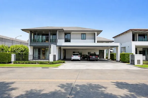 ใกล้ตลาดออเงิน 1 กม. 72 ตร.วา. 288 ตร.ม. บิ๊กซี ฟู้ดเพลส สุขาภิบาล5 500ม. บ้านเดี่ยว 2 ชั้นฟังก์ชันครบ 4 นอน 5 น้ำ