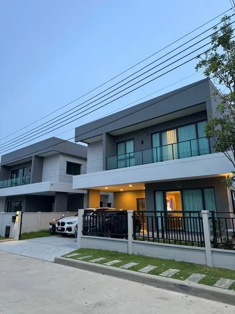 ให้เช่าบ้านเดี่ยว 2 ชั้น 209 ตร.ม. เซนโทร บางนา ถนนกาญจนาภิเษก ใกล้เมกะบางนา