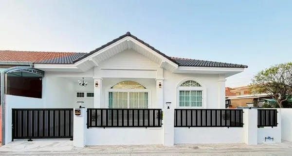 หมู่บ้าน คลาสสิคโฮม 4 ซอยเขาน้อย ทำเลดีน้ำไม่ท่วม เฟอร์ครบหิ้วกระเป๋าเข้าอยู่ได้เลย