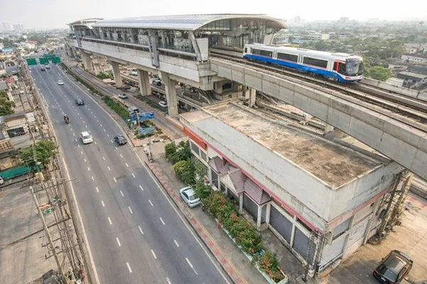 สุขุมวิท83 BTSปากน้ำ ที่ดินพร้อมอาคาร 3ชั้น 5นอน 4น้ำ ใกล้ BTS ศรีนครินทร์ 500 ม. และหอชมเมืองสมุทรปราการ 1ไร่ 1000 ตร.ม