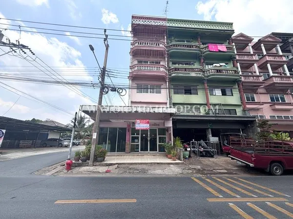 อาคารพาณิชย์ 2 คูหา ถนนสตรีวิทยา 2 ลาดพร้าว ใกล้โรงเรียนสตรีวิทยา 2