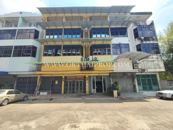 อาคารพาณิชย์ 4.5 ชั้น 3 คูหาติดกัน หมู่บ้านริมน้ำ จรัญสนิทวงศ์-บางพลัด ใกล้ MRT สิรินธร