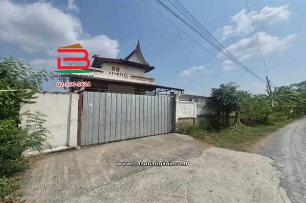 บ้านเดี่ยว 3 ชั้น เนื้อที่ 86 ตร.ว. ซอยบุญรอด (หรือเข้าทางซอย ขนนจีนบ้านคุณย่า) ถนนจันทร์ทองเอี่ยม (เลียบคลองอ้อม) ตำบลบางรักพัฒนา อำเภอบางบัวทอง นนทบุรี