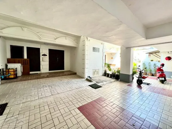 ให้เช่าทาวน์โฮมหรู 4 ชั้น 250 ตร.ม. โครงการ Leo Classic Place ใจกลางทองหล่อ 49 ใกล้โรงพยาบาลสมิติเวช สุขุมวิท