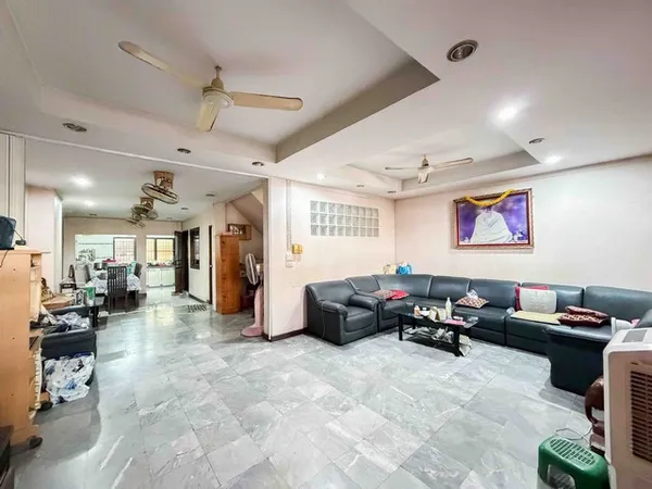 ขาย ทาวน์โฮม 3 ชั้น ฐิติพร พัฒนาการ 29 ใกล้สนามบินสุวรรณภมิ เหมาะออฟฟิศ แขวงสวนหลวง เขตสวนหลวง,กรุงเทพมหานคร