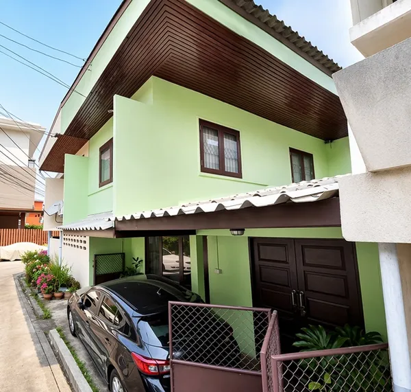 ซ.อินทามระ 1-8 ทาวน์เฮ้าส์ 2 นอน 1 น้ำ ใกล้BTS สะพานควาย 750 ม. 25 ตร.วา.200 ตร.ม. ใจกลางพญาไท