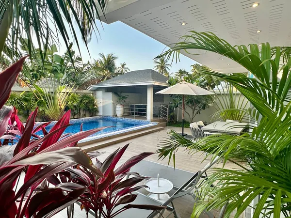 วิลล่าหรูวิวทะเล / ชายหาด 150 เมตร / ผลตอบแทนการลงทุนสูงสุด 8-10%