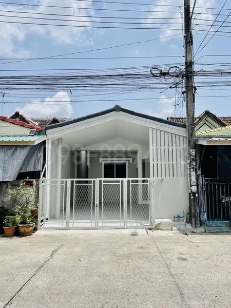 ขายบ้านแฝด ชั้นเดียว ขนาด 20 ตรว 2นอน 1น้ำ มบ.วัฒนาร่มไทร หนองจอก สังฆสันติสุข รีโนเวทใหม่