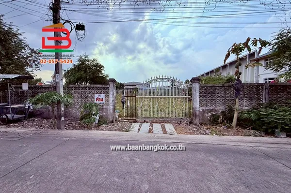 ที่ดินเปล่า เนื้อที่ 136 ตรว. ซอยเลียบคลองถนน (ใกล้เซ็นทรัลเวสต์เกต) ถนนกาญจนาภิเษก ตำบลบางรักใหญ่ อำเภอบางบัวทอง จังหวัดนนทบุรี