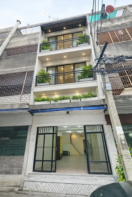 อาคารพาณิชย์ 3นอน 2น้ำ ใกล้คอนโด10,000 Units BTSสะพานควาย 800ม. BigCสะพานควาย 800ม. ประดิพัทธ์