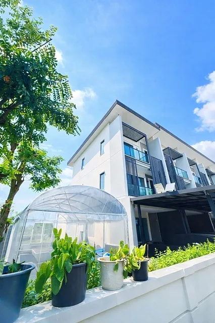 ใกล้ MRT ตลาดบางใหญ่ 900 ม.หลังริม เซ็นทรัล เวสเกต 900 ม. ทาวน์โฮมหรู 3 นอน 3 น้ำ รัตนาธิเบศร์ 29 ตร.ว. 350 ตร.ม.